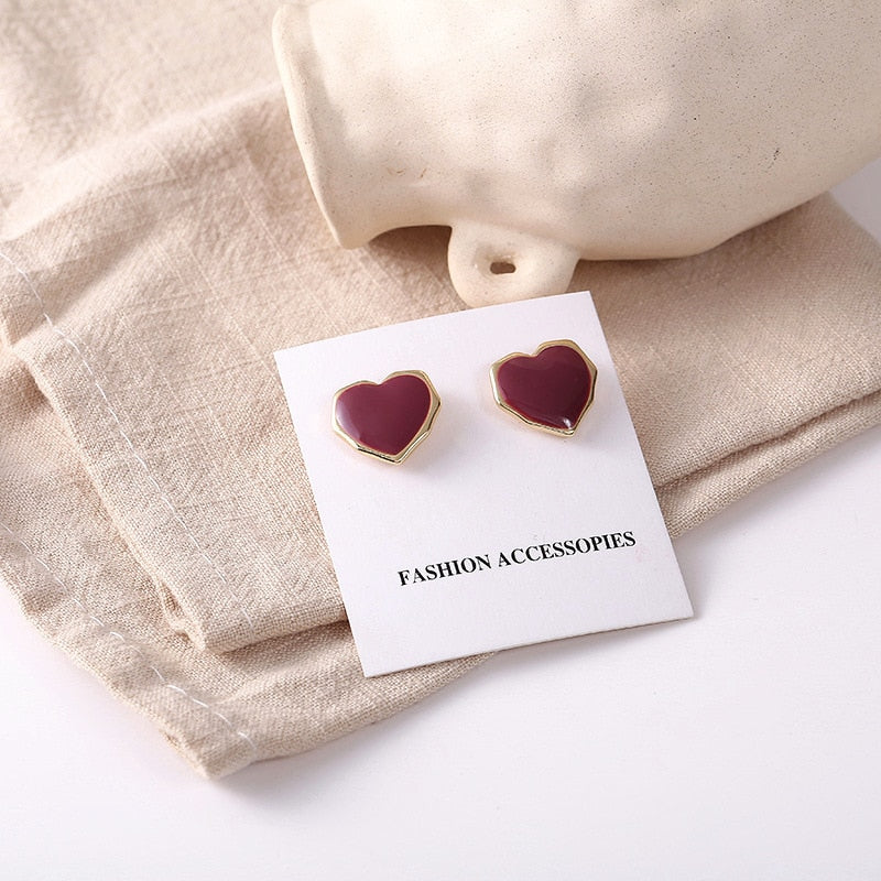 Trendy Vintage Heart Earring Women Classic Black White Stud Earrings Female Fashion Earrings Female Jewelry Gift