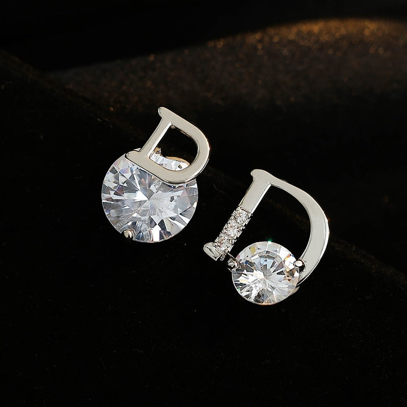 European and American Personality Shiny D Letter Asymmetric Earrings Party Queen Earrings Fashion Trendsetter Lady Earrings