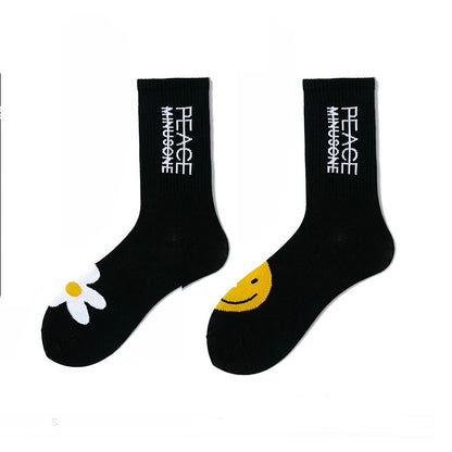 Women Korea Funny Socks Long Socks Black Cool Socks Harajuku Hip Hop Cotton Skateboard Socks Men New Trend Daisy Socks Men