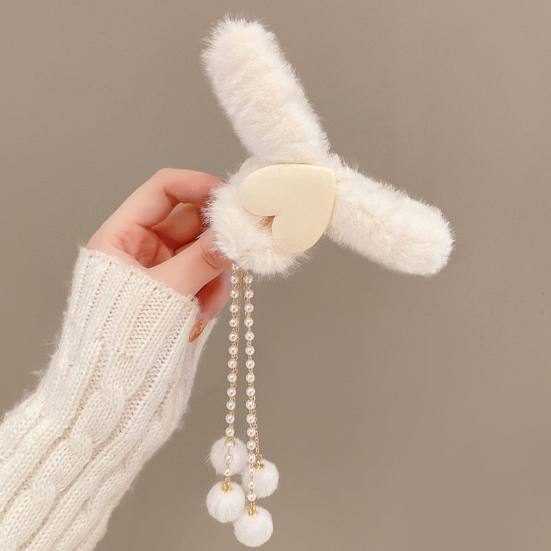 New Elegant Claw Clips Temperament Grab Butterfly Metal Hair Accessories Headdress Hairpin Back Plush Tassel Shark Clip