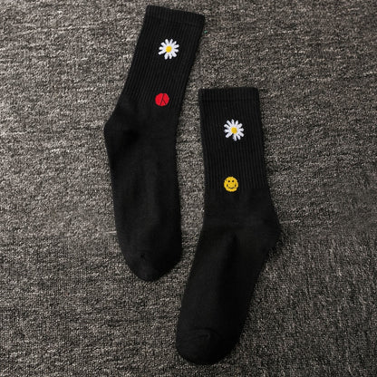 Women Korea Funny Socks Long Socks Black Cool Socks Harajuku Hip Hop Cotton Skateboard Socks Men New Trend Daisy Socks Men