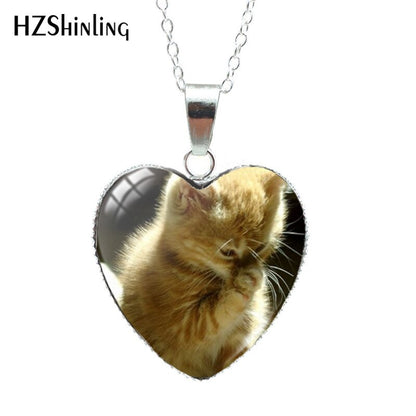 Cartoon Cats Patten Heart Shaped Glass Dome Necklace Fashion Cute Animal Handmade Crafts Jewelry