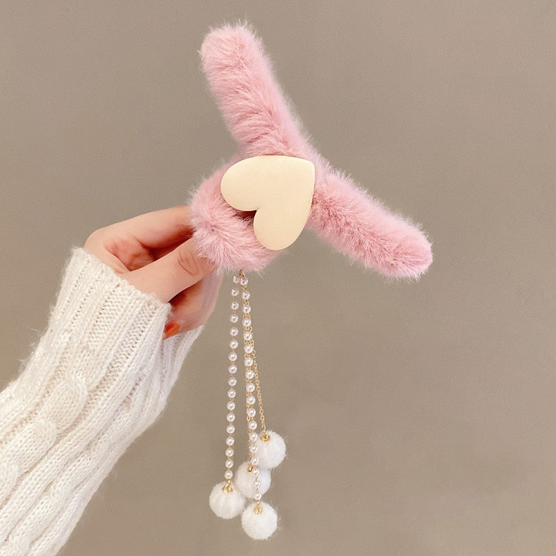 New Elegant Claw Clips Temperament Grab Butterfly Metal Hair Accessories Headdress Hairpin Back Plush Tassel Shark Clip