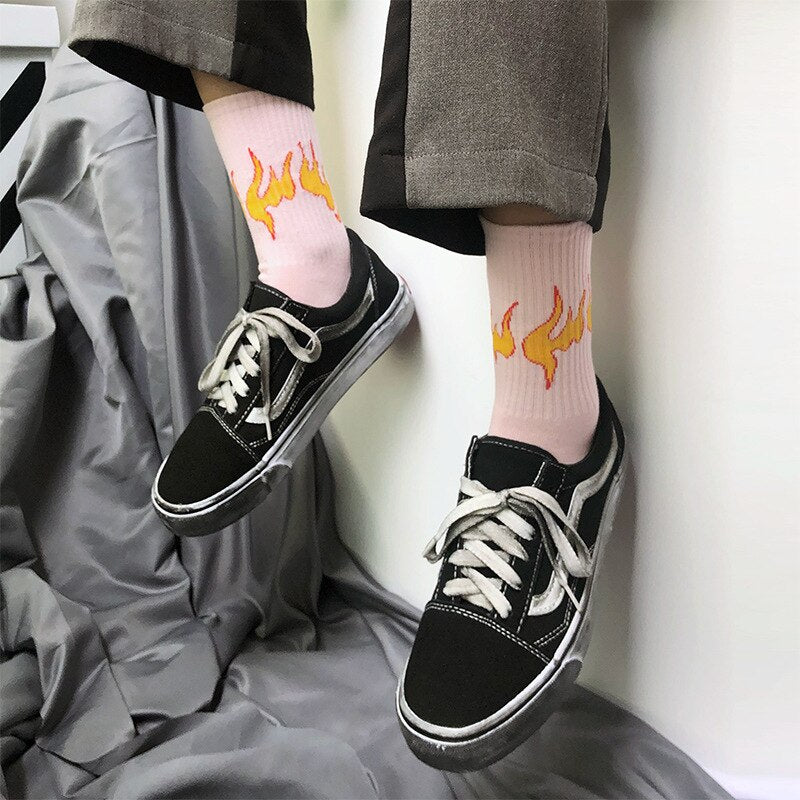 Women Korea Funny Socks Long Socks Black Cool Socks Harajuku Hip Hop Cotton Skateboard Socks Men New Trend Daisy Socks Men