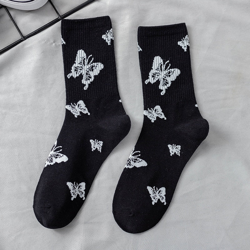 Women Korea Funny Socks Long Socks Black Cool Socks Harajuku Hip Hop Cotton Skateboard Socks Men New Trend Daisy Socks Men