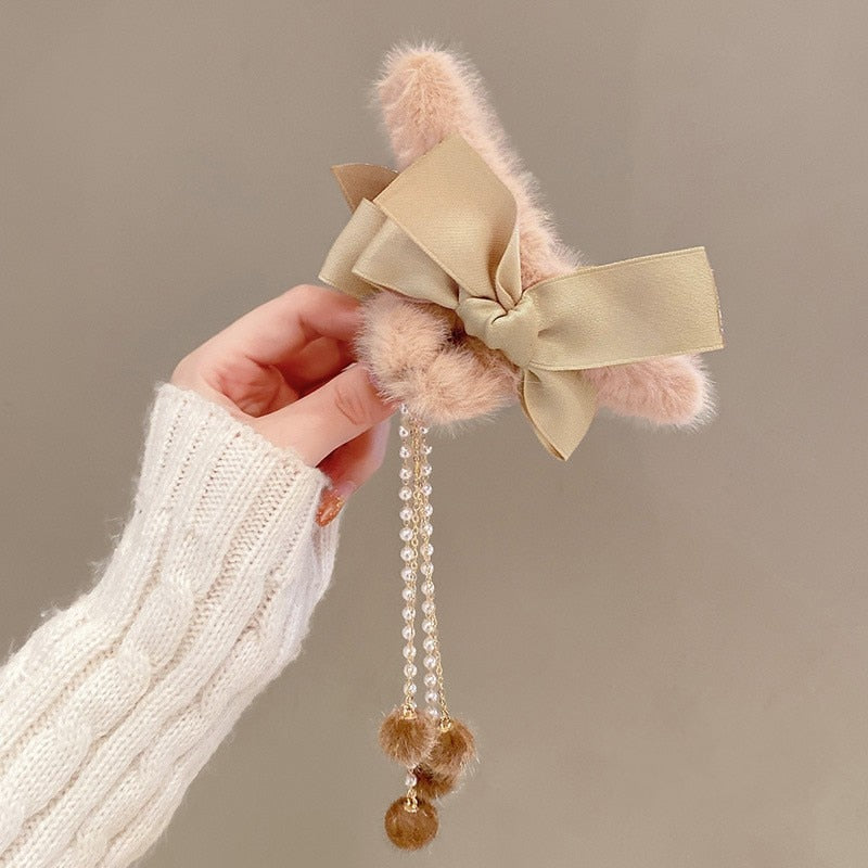 New Elegant Claw Clips Temperament Grab Butterfly Metal Hair Accessories Headdress Hairpin Back Plush Tassel Shark Clip