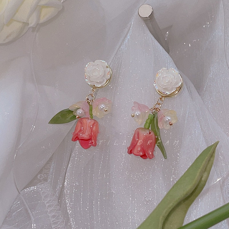 New Cute Daisy Flower Pendant Hoop Earrings For Women Trending Korean Sweet Circle Earrings Girl Wedding Party Jewelry Gift
