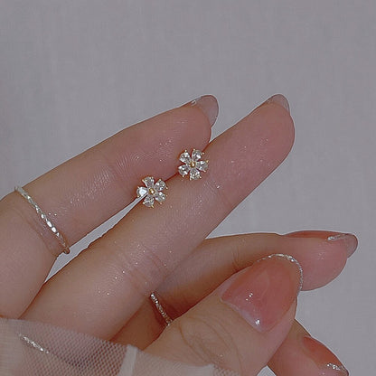 Fashion Astronaut Star Moon Stud Earrings Women Silver Color Zircon Asymmetric Lovely Mini Ear Pierced Studs Party Jewelry Gifts