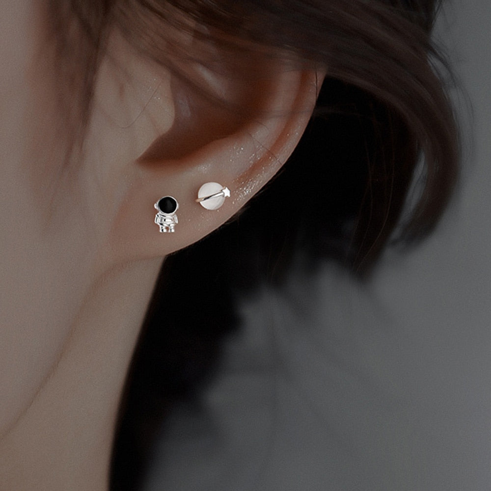 Fashion Astronaut Star Moon Stud Earrings Women Silver Color Zircon Asymmetric Lovely Mini Ear Pierced Studs Party Jewelry Gifts