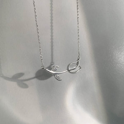 Exquisite Cherry Blossoms Flower Necklace For Women Crystal Zircon Rose Heart Butterfly Clavicle Chain Wedding Romantic Jewelry