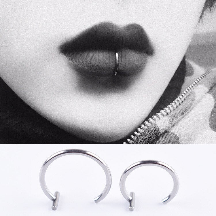 5Pcs Lip Nose Rings Neutral Punk Lip-shaped Ear Nose Clip Fake Diaphragm with Perforated Lip Hoop Body Jewelry Steel Ring