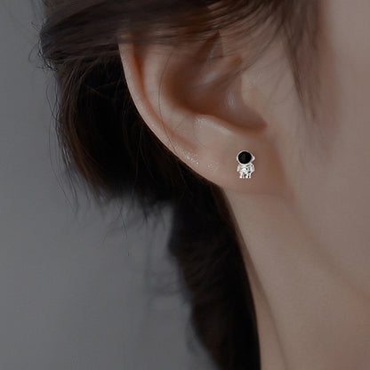 Fashion Astronaut Star Moon Stud Earrings Women Silver Color Zircon Asymmetric Lovely Mini Ear Pierced Studs Party Jewelry Gifts