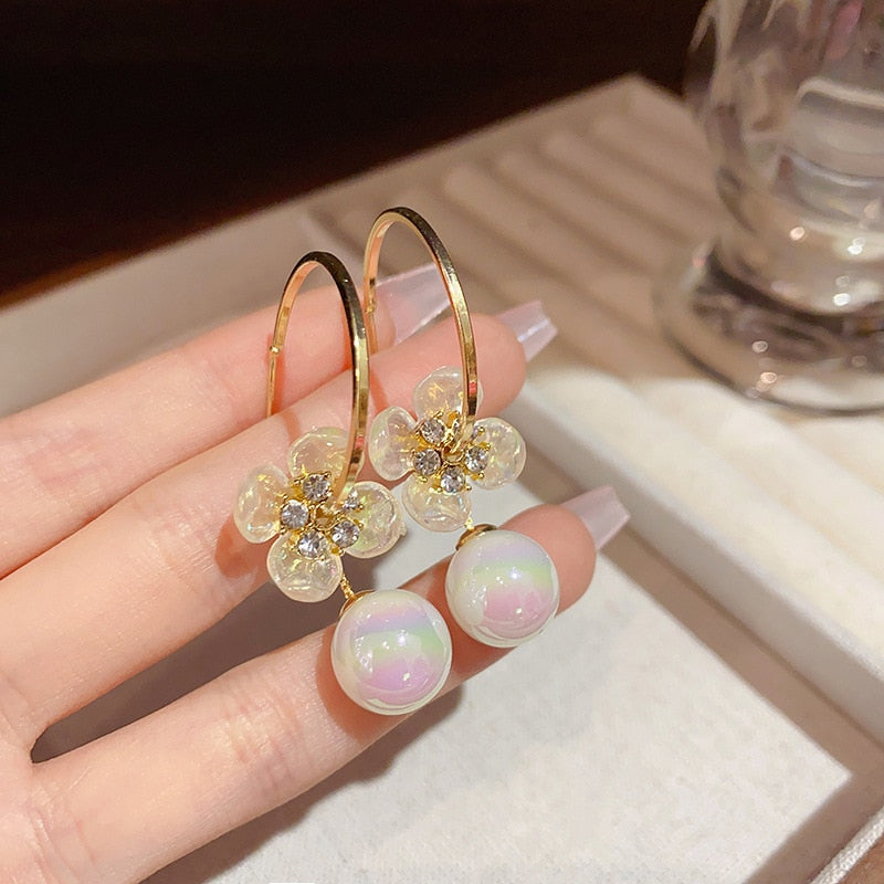 New Cute Daisy Flower Pendant Hoop Earrings For Women Trending Korean Sweet Circle Earrings Girl Wedding Party Jewelry Gift