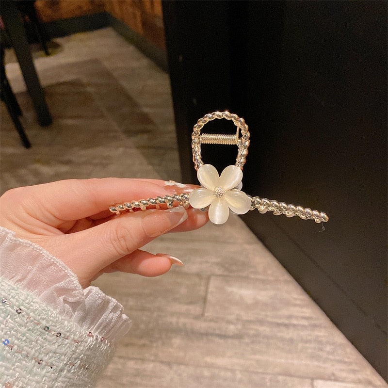 New Classical Orchid Pearl Tassel Grab Clip Ladies Ponytail Clip Flower Shark Clip Girl Elegant Headwear Accessories