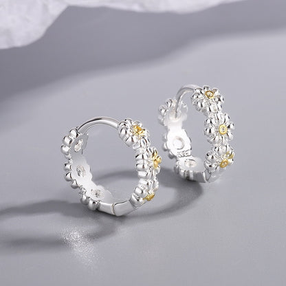 New Cute Daisy Flower Pendant Hoop Earrings For Women Trending Korean Sweet Circle Earrings Girl Wedding Party Jewelry Gift