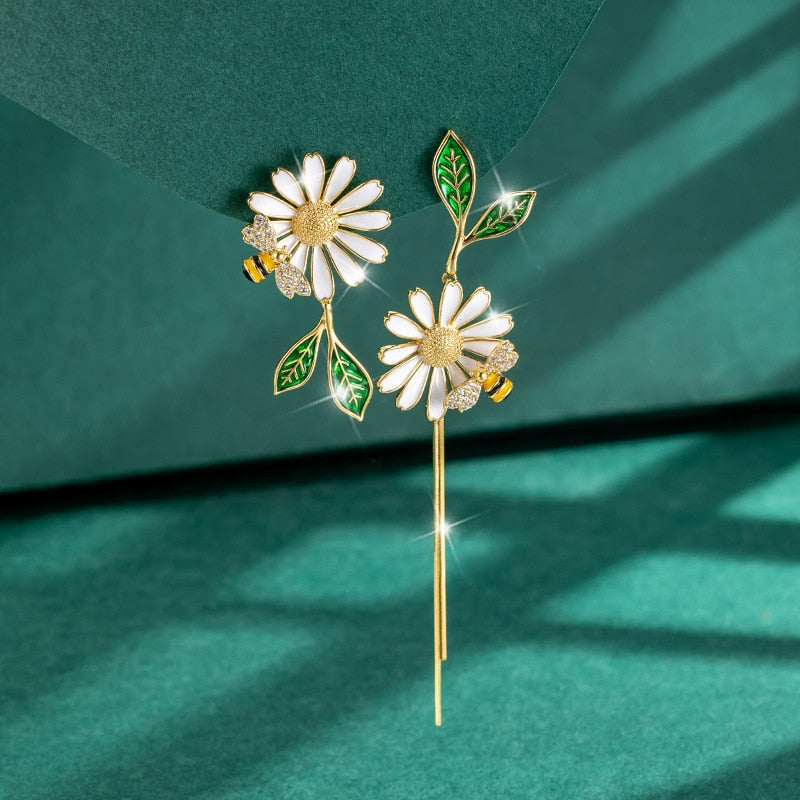 New Cute Daisy Flower Pendant Hoop Earrings For Women Trending Korean Sweet Circle Earrings Girl Wedding Party Jewelry Gift