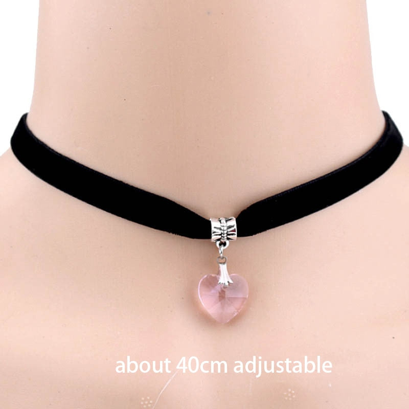 Retro Vintage Gothic Chocker Harajuku Love Heart Chokers Goth Black Velvet Heart Crystal Pendant Choker Necklace