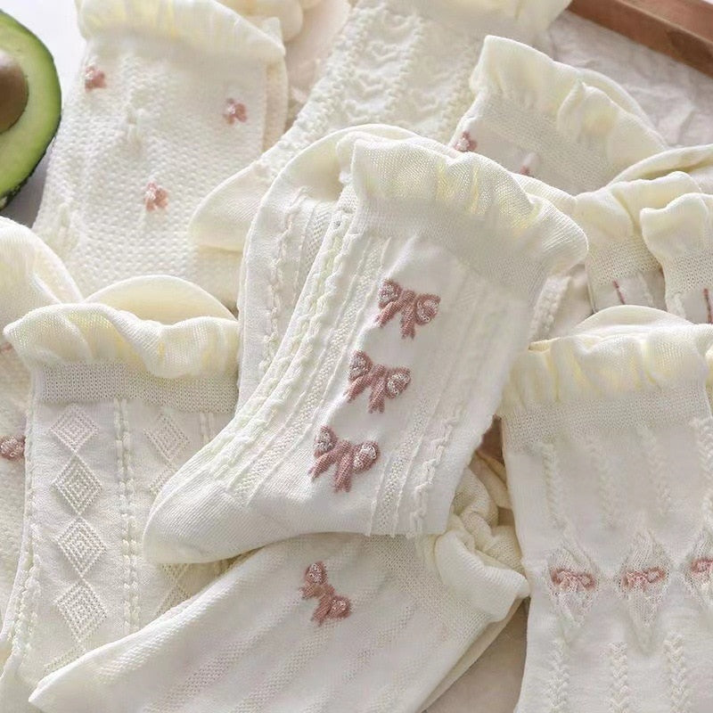 Simple White Socks Versatile Lovely Bowknot Small Flowers Women's Medium Tube Socks kawaii Harajuku jk Lolita Girls Cotton Socks