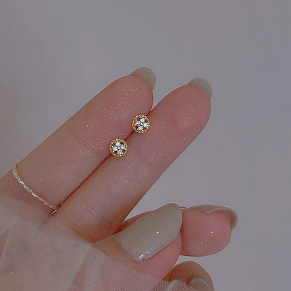 Fashion Astronaut Star Moon Stud Earrings Women Silver Color Zircon Asymmetric Lovely Mini Ear Pierced Studs Party Jewelry Gifts
