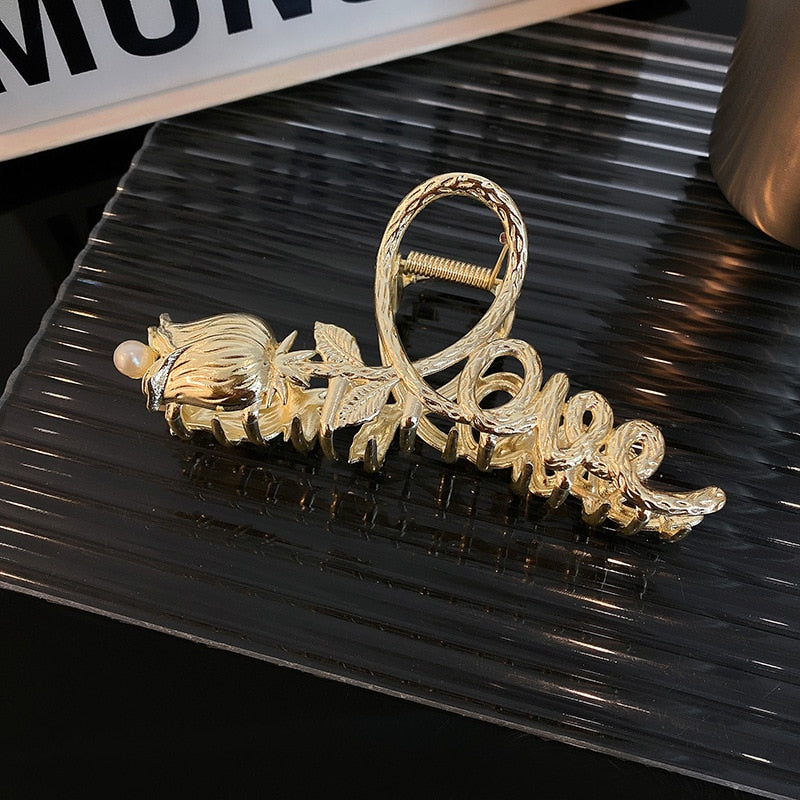 New Korean Vintage Flowers Large Metal Hair Claw Clip Ponytail Women Butterfly Shark Alloy Hair Claw Barrette Hair Accessories