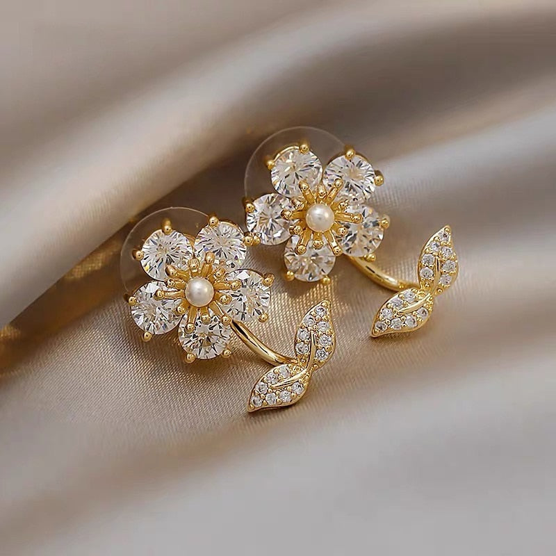 New Cute Daisy Flower Pendant Hoop Earrings For Women Trending Korean Sweet Circle Earrings Girl Wedding Party Jewelry Gift
