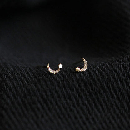 Fashion Astronaut Star Moon Stud Earrings Women Silver Color Zircon Asymmetric Lovely Mini Ear Pierced Studs Party Jewelry Gifts