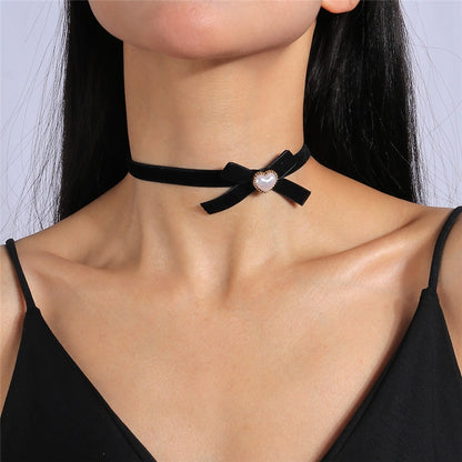 Fashion Black Velvet Chokers Necklaces Punk Style Statement Crystal Love Hearts Necklace For Women Party Jewelry