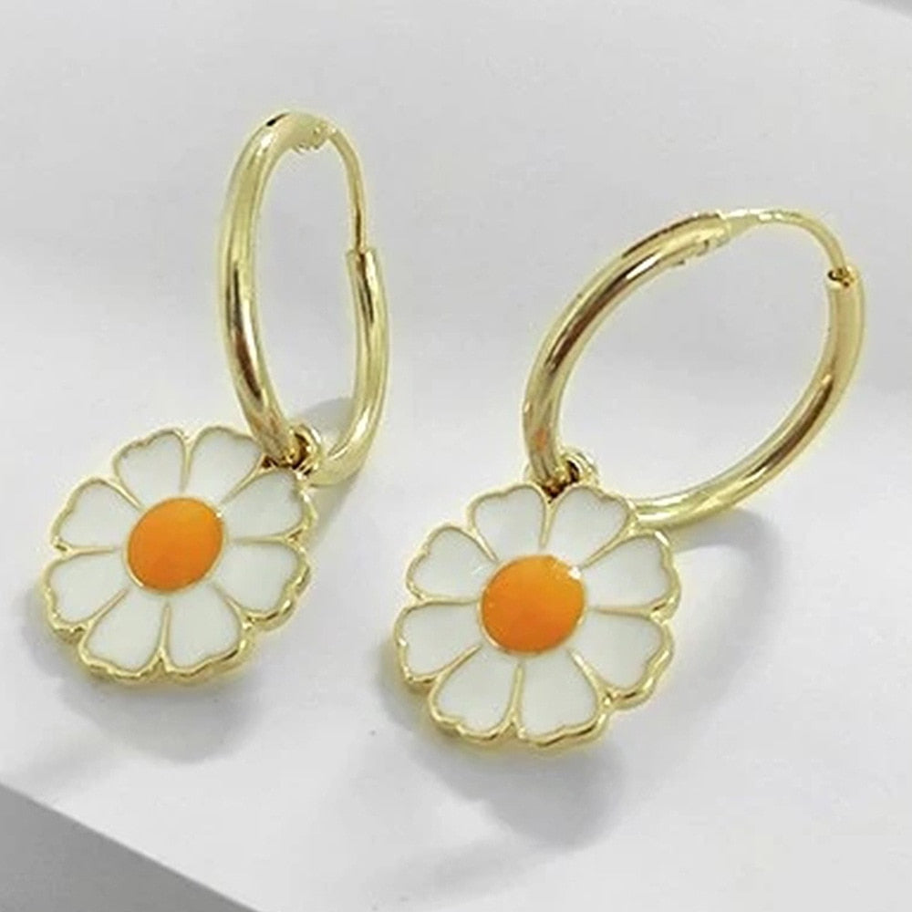 New Cute Daisy Flower Pendant Hoop Earrings For Women Trending Korean Sweet Circle Earrings Girl Wedding Party Jewelry Gift
