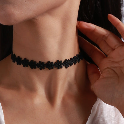 Fashion Black Velvet Chokers Necklaces Punk Style Statement Crystal Love Hearts Necklace For Women Party Jewelry