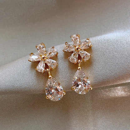New Cute Daisy Flower Pendant Hoop Earrings For Women Trending Korean Sweet Circle Earrings Girl Wedding Party Jewelry Gift