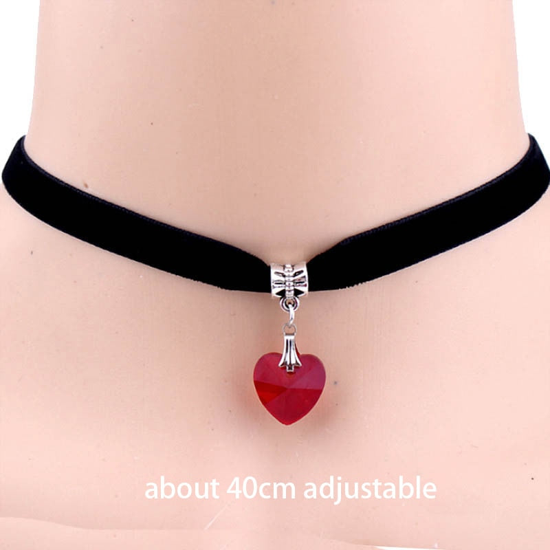 Retro Vintage Gothic Chocker Harajuku Love Heart Chokers Goth Black Velvet Heart Crystal Pendant Choker Necklace