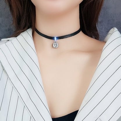 Glitter Zircon Geometric Pendant Choker Black Leather Short Necklace for Women Temperament Aesthetic Jewelry Accessories