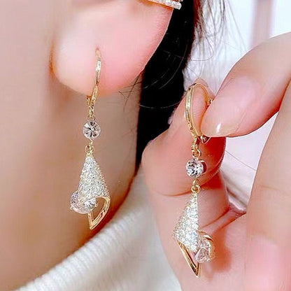 New Three-dimensional Full Rhinestone Golden Earrings Women's Luxury Personality Fashion Earrings Wedding Jewelry Birthday Gifts