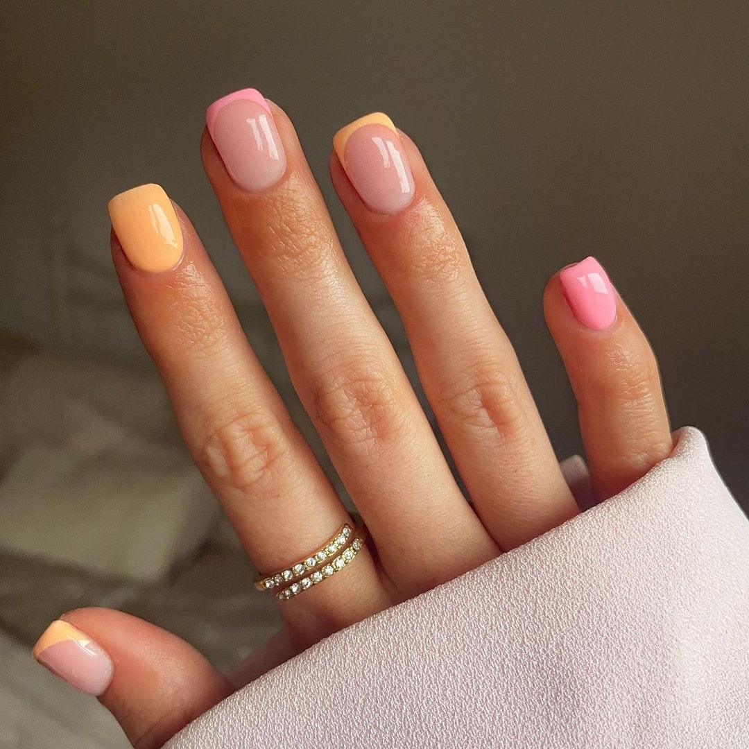 24pcs French White Side False Nails Wearable Rhinestone Desgin Fake Nails Short Simple Nail Full Cover Nail Tips Press On Nails