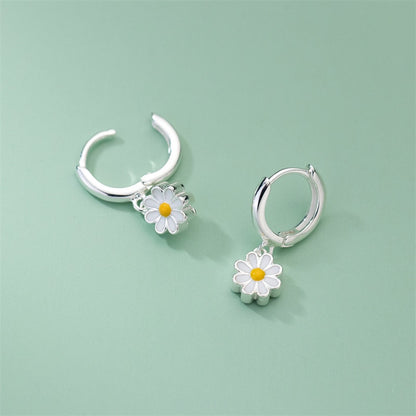New Cute Daisy Flower Pendant Hoop Earrings For Women Trending Korean Sweet Circle Earrings Girl Wedding Party Jewelry Gift