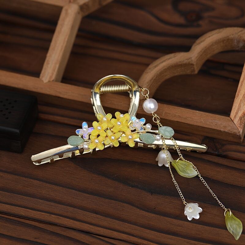 New Classical Orchid Pearl Tassel Grab Clip Ladies Ponytail Clip Flower Shark Clip Girl Elegant Headwear Accessories