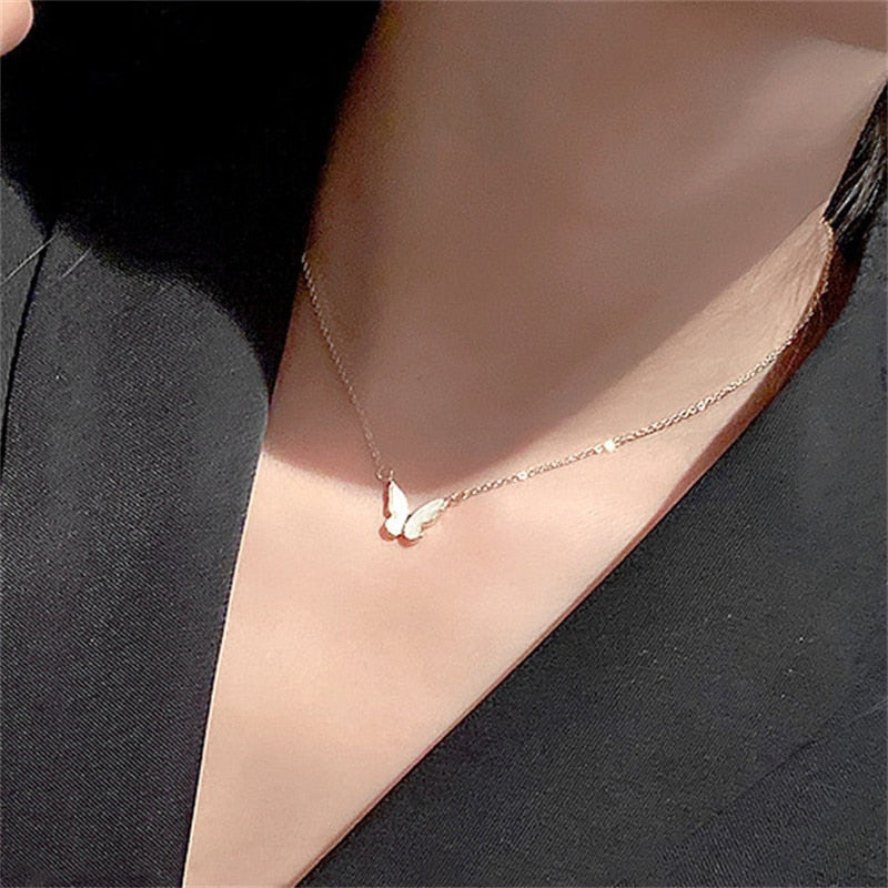 Black Butterfly Pendant Necklace Bead Opal Chain Shiny Women Trendy Temperament Jewelry Choker Necklace Wedding Jewelry
