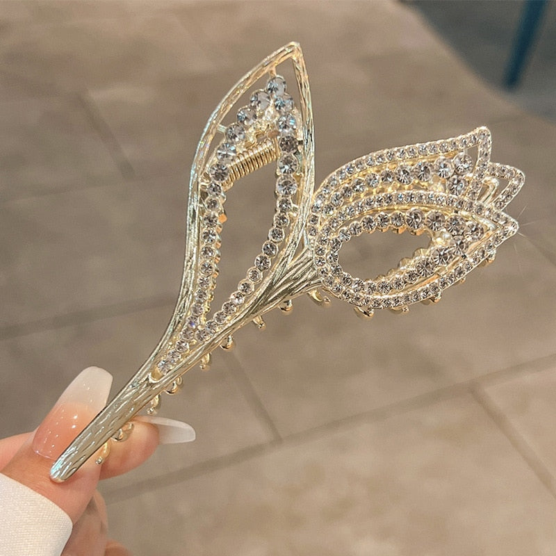 New Korean Vintage Flowers Large Metal Hair Claw Clip Ponytail Women Butterfly Shark Alloy Hair Claw Barrette Hair Accessories