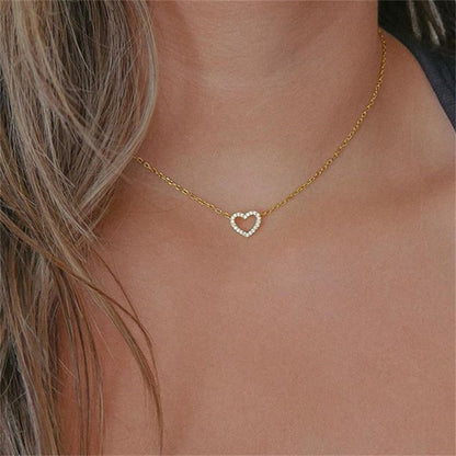 Black Butterfly Pendant Necklace Bead Opal Chain Shiny Women Trendy Temperament Jewelry Choker Necklace Wedding Jewelry