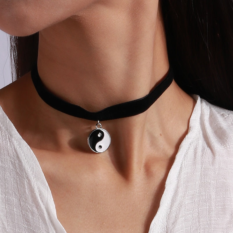 Fashion Black Velvet Chokers Necklaces Punk Style Statement Crystal Love Hearts Necklace For Women Party Jewelry