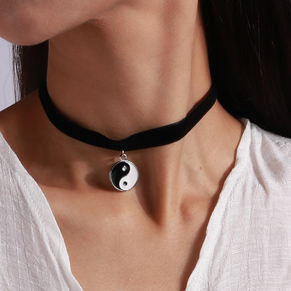 Fashion Black Velvet Chokers Necklaces Punk Style Statement Crystal Love Hearts Necklace For Women Party Jewelry