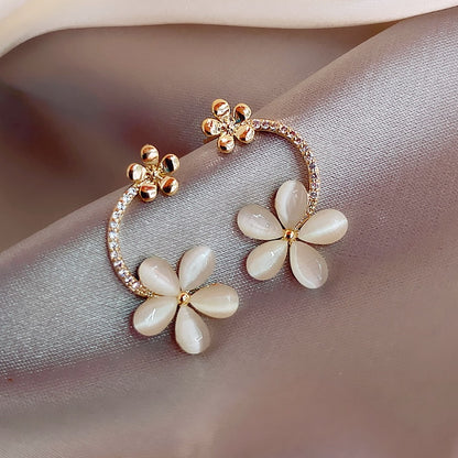 New Cute Daisy Flower Pendant Hoop Earrings For Women Trending Korean Sweet Circle Earrings Girl Wedding Party Jewelry Gift