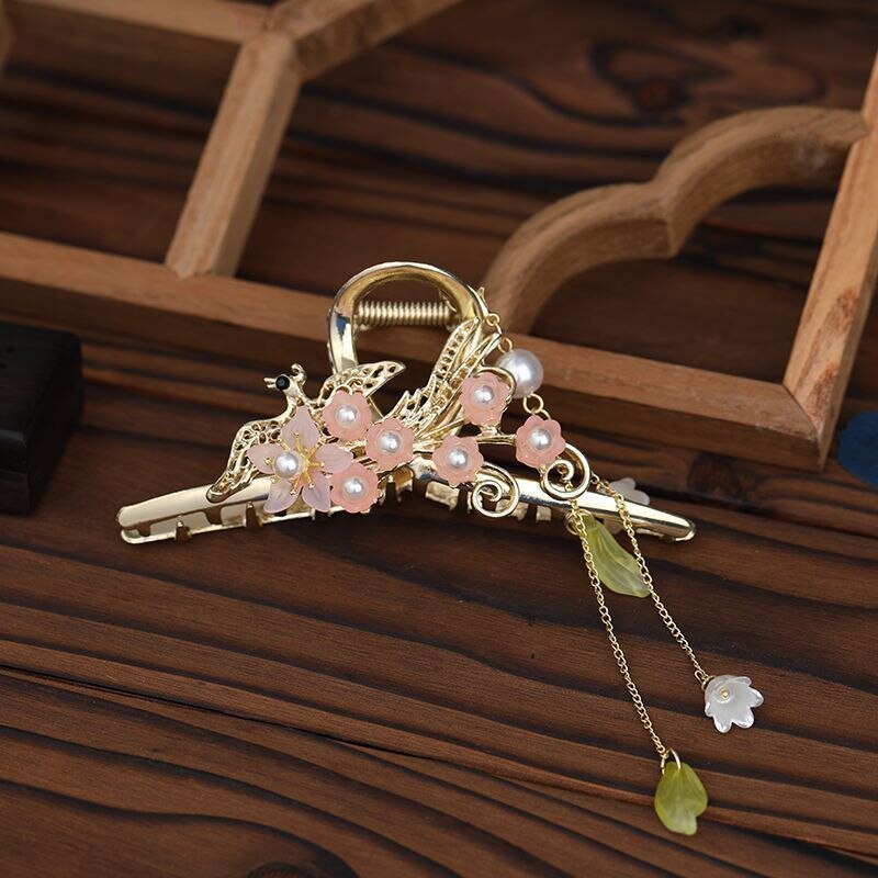 New Classical Orchid Pearl Tassel Grab Clip Ladies Ponytail Clip Flower Shark Clip Girl Elegant Headwear Accessories