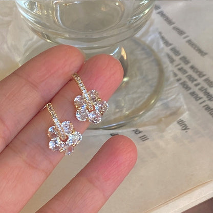 New Cute Daisy Flower Pendant Hoop Earrings For Women Trending Korean Sweet Circle Earrings Girl Wedding Party Jewelry Gift