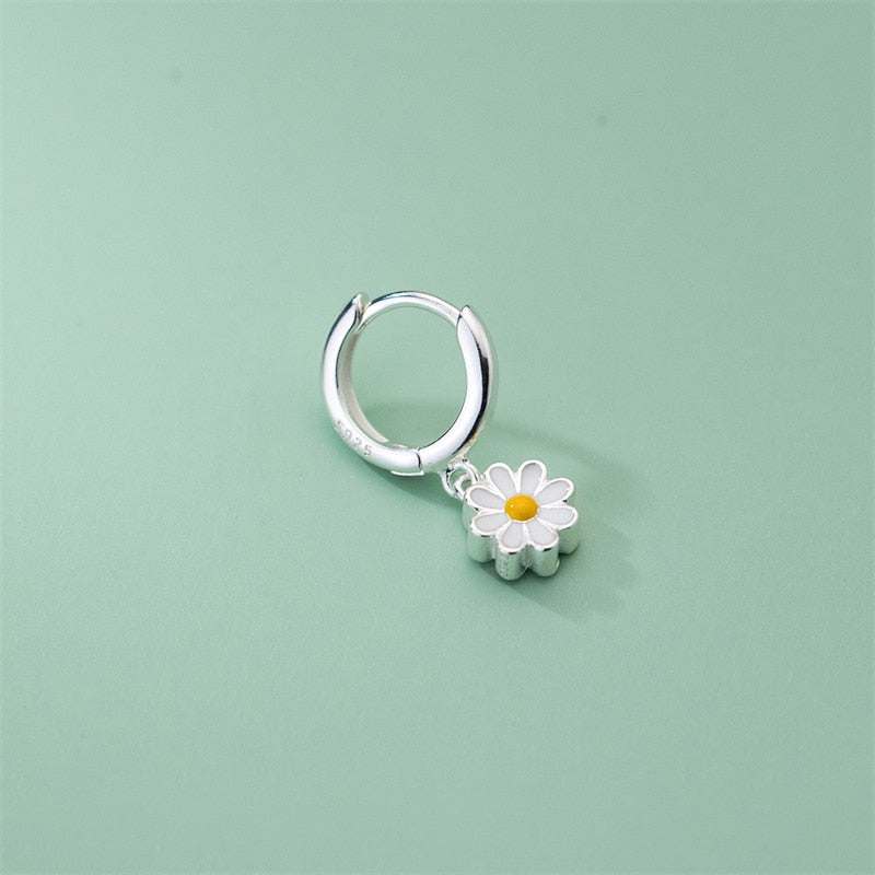 New Cute Daisy Flower Pendant Hoop Earrings For Women Trending Korean Sweet Circle Earrings Girl Wedding Party Jewelry Gift