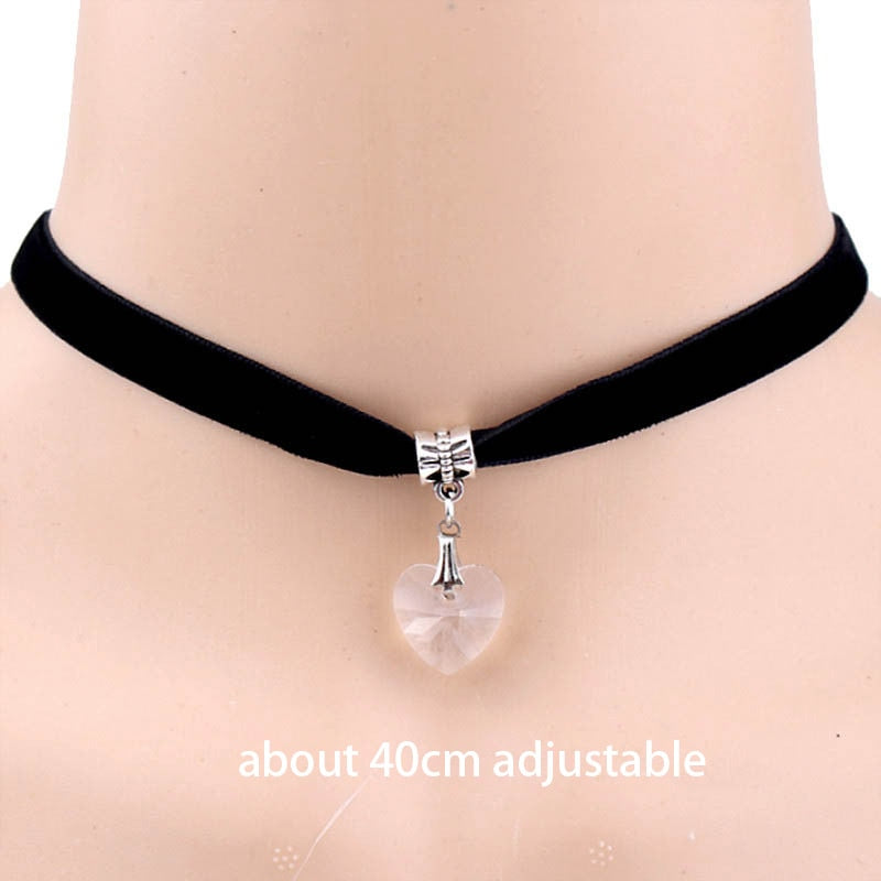 Retro Vintage Gothic Chocker Harajuku Love Heart Chokers Goth Black Velvet Heart Crystal Pendant Choker Necklace