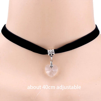 Retro Vintage Gothic Chocker Harajuku Love Heart Chokers Goth Black Velvet Heart Crystal Pendant Choker Necklace