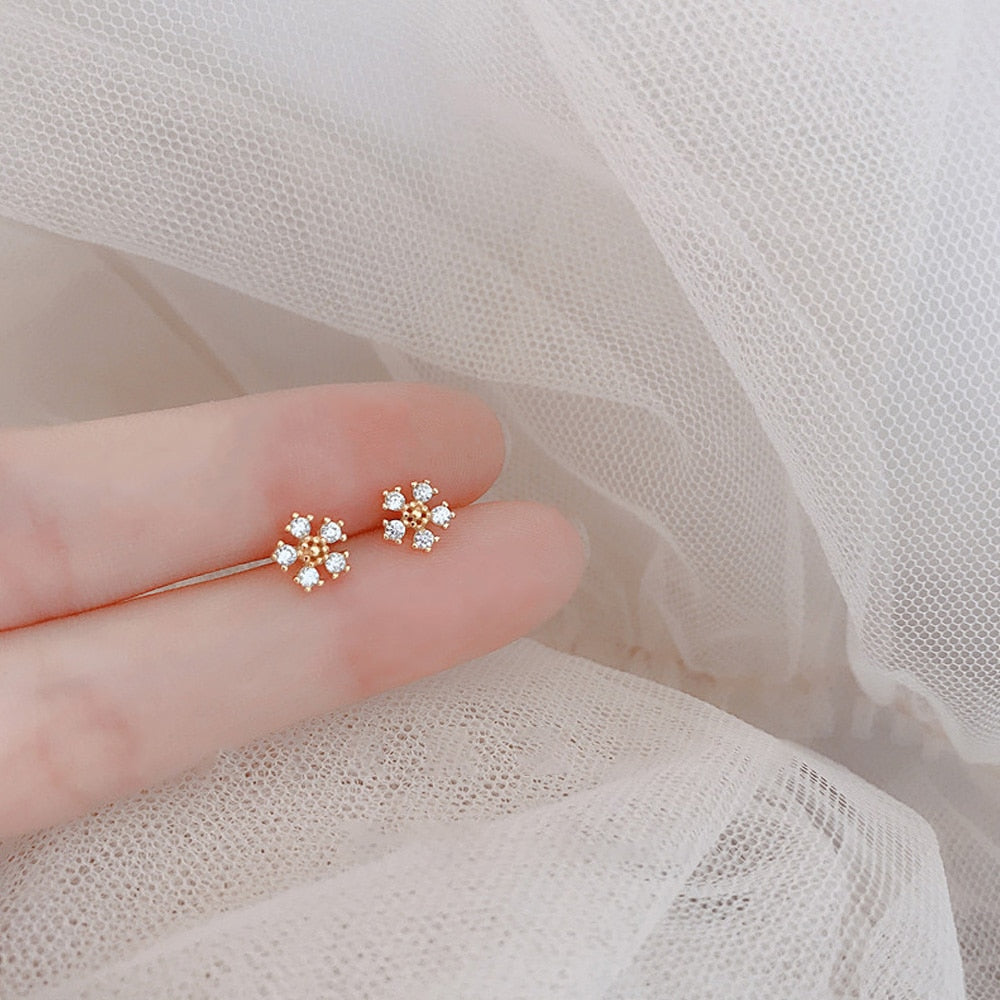 Fashion Astronaut Star Moon Stud Earrings Women Silver Color Zircon Asymmetric Lovely Mini Ear Pierced Studs Party Jewelry Gifts