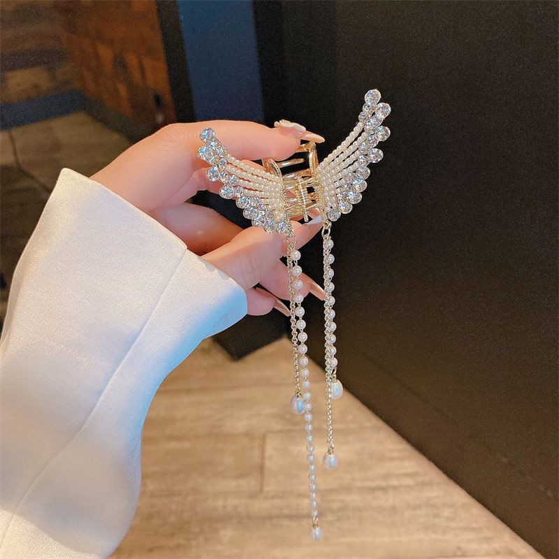 New Female Butterfly Pearl Tassel Hair Claw Rhinestone Clip Korean Simple Shark Ponytail Crab Clip Girls Hair Accessories