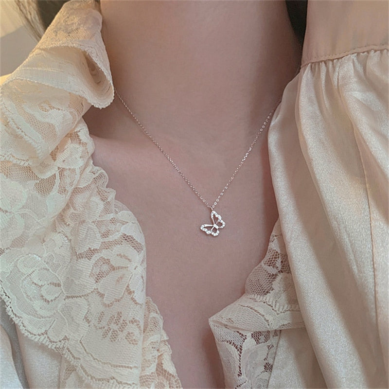 Black Butterfly Pendant Necklace Bead Opal Chain Shiny Women Trendy Temperament Jewelry Choker Necklace Wedding Jewelry